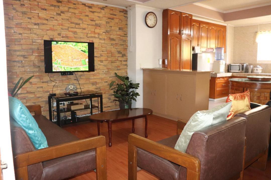 Comfy Dwelling Appartement Baguio City Buitenkant foto